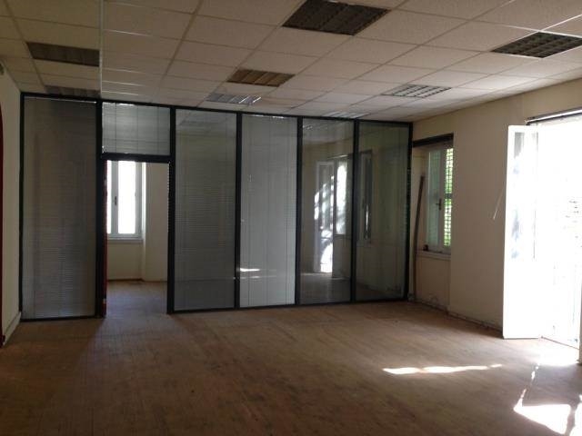 (Vermietung ) Commercial Büro || Corfu (Kerkira)/Corfu-Chora (Kerkira) - 194,00Sq.m, 1.400€ 